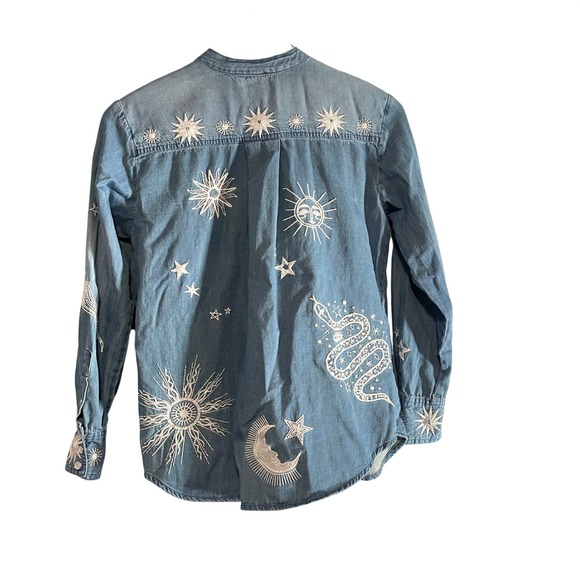 Johnny Was Embroidered Denim Pearl Snap Boho Shirt Sun Moon Snake Stars Boho XS - Picture 2 of 13